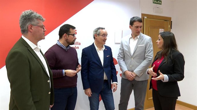 La presidenta de Cs en Castilla y León, Gemma Villarroel, junto a los nuevos cargos de la Ejecutiva Autonómica.