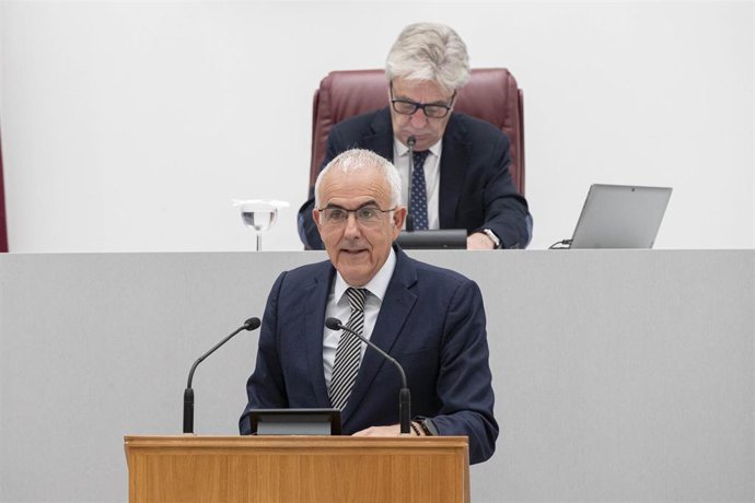 Archivo - El viceportavoz del Grupo Parlamentario Socialista en la Asamblea Regional y el presidente del PSOE en la Región de Murcia, Alfonso Martínez Baños