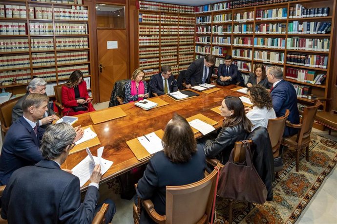 Reunión de la Comisión  Mixta entre el Gobierno de Cantabria y el TSJC