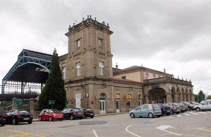 Archivo - Estación de tren de Santiago de Compostela