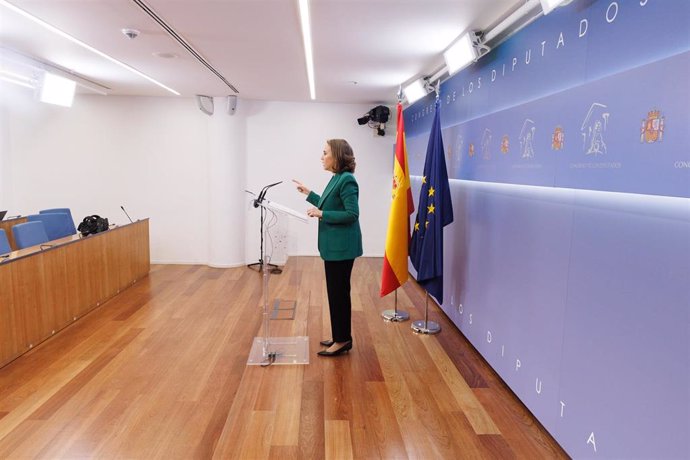 La portavoz del PP en el Congreso, Cuca Gamarra, durante una rueda de prensa anterior a la reunión de la Junta de Portavoces, en el Congreso de los Diputados, a 31 de enero de 2023, en Madrid (España).