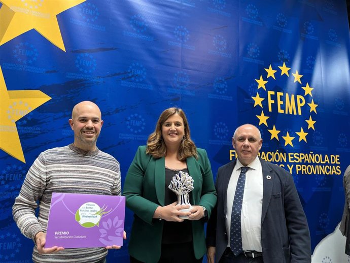 Clara Martín recoge la distinción de la FEMP.