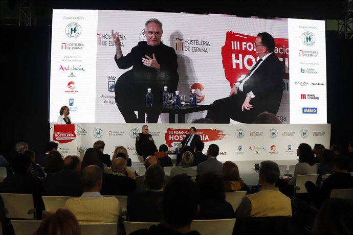 El chef Ferrán Adri interviene en el acto 'Cambiando el mundo desde la gastronomía' , dentro del III Foro Nacional de Hostelería