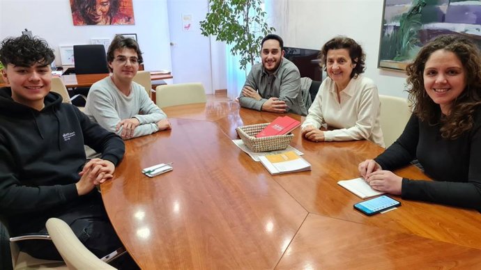 Ocho jóvenes de Baleares participan en la constitución de la Asamblea Eurorregional de la Juventud.
