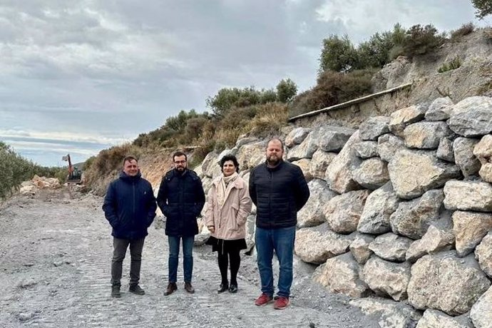 La delegada de Justicia visita obras en Enix (Almería).