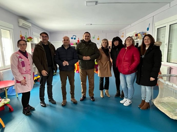 El delegado de Educación visita el colegio de María (Almería).