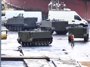 Los 20 blindados de transporte de personal que España enviará a Ucrania desde el Puerto de Bilbao están ya embarcados