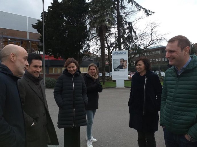 La presidenta de Foro Asturias y candidata a la Alcaldía de Gijón, Carmen Moriyón, junto al candidato a la Presidencia del Principado, Adrián Pumares, y otros representantes de Foro, se reúnen con la Directiva del Real Grupo de Cultura Covadonga (Gijón)
