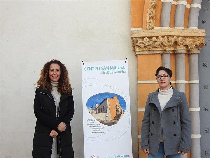 Rosa Carro y Lara Cercera presentan la programación de San Miguel en Alcalá de Guadaíra.