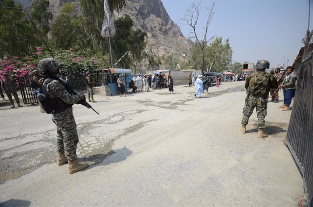Archivo - Soldados paquistaníes en Torjam, en la frontera con Afganistán