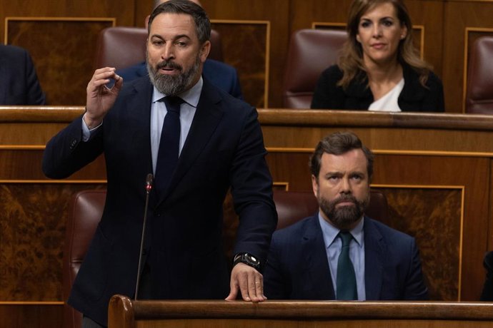 Archivo - El líder de Vox, Santiago Abascal, interviene durante una sesión plenaria en el Congreso de los Diputados, a 30 de noviembre de 2022, en Madrid (España). La Junta de Portavoces del Congreso acordó, el pasado jueves 24 de noviembre, que el mini