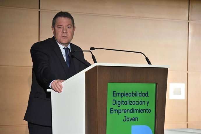 El presidente de C-LM, Emiliano García-Page, durante su intervención en la inauguración de las jornadas 'Empleabilidad, Digitalización y Emprendimiento Joven' en Toledo.