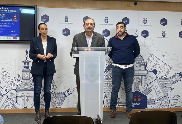 Presentación del concierto que ofrecerán las agrupaciones musicales Virgen de las Reyes, procedente de Sevilla, y Santo Tomás de Villanueva, de Ciudad Real, en favor de la AECC