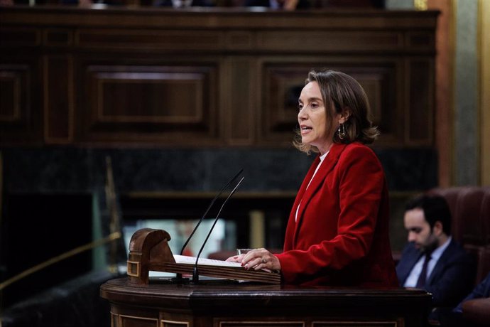 Archivo - La portavoz del Partido Popular en el Congreso, Cuca Gamarra, en una sesión plenaria en el Congreso de los Diputados,