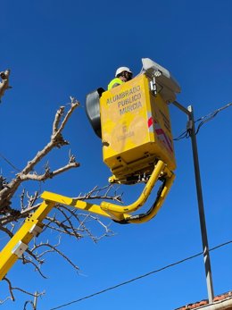 Imagen de la instalación del nuevo alumbrado 'ecoeficiente'