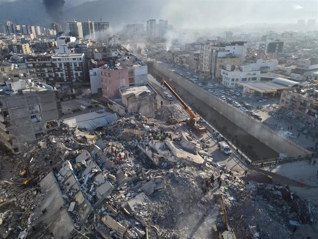 Imágenes de la ciudad de Alejandreta, una de las ciudades más afectadas por el terremoto en Turquía.  