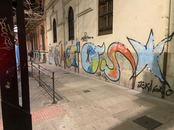 Pintadas en una calle de Granada.
