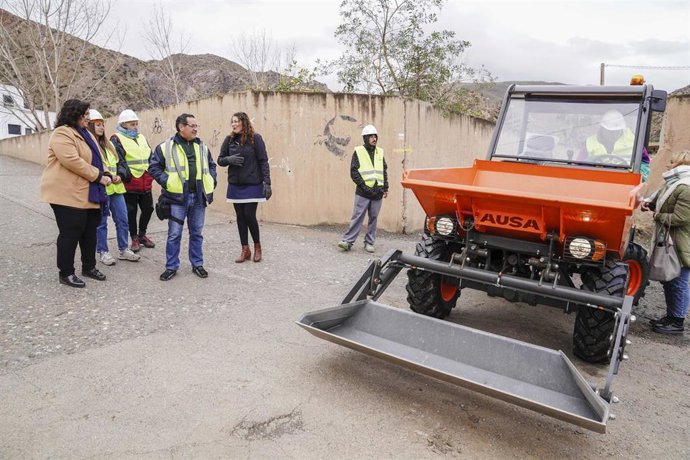 Matilde Díaz visita el curso de dumpers en Alboloduy (Almería)