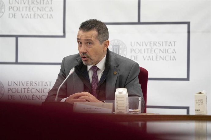 El rector de la UPV, José Capilla, interviene durante el acto de relevo en la Conferencia de Rectores de las Universidades Públicas Valencianas