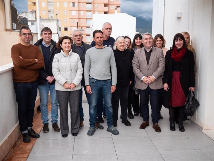 Visita a la primera vivienda supervisada de la comarca del Raiguer abierta en Inca.