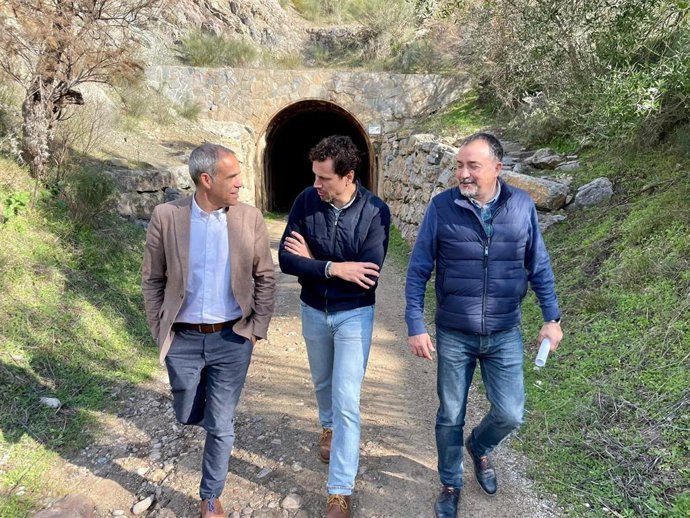 José Pacheco en la Vía Verde de la Sierra.