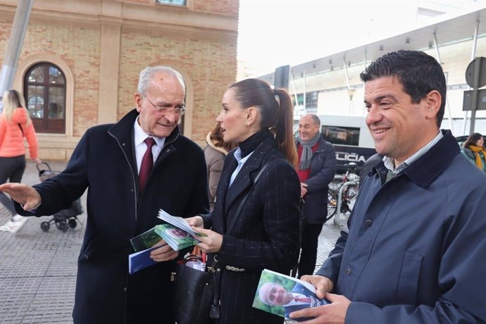 El alcalde y candidato a la reelección, Francisco de la Torre, y la portavoz del PP de Málaga y coordinadora del Comité de Campaña en la capital, Elisa Pérez de Siles,