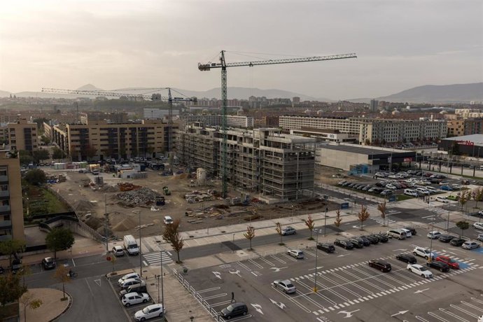Archivo - Abre al tránsito peatonal y rodado parte de la urbanización del solar de la antigua Bosch en Buztintxuri - Euntzetxiki 