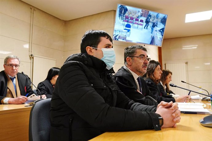 El condenado durante la lectura del veredicto en la Audiencia Provincial de A Coruña.