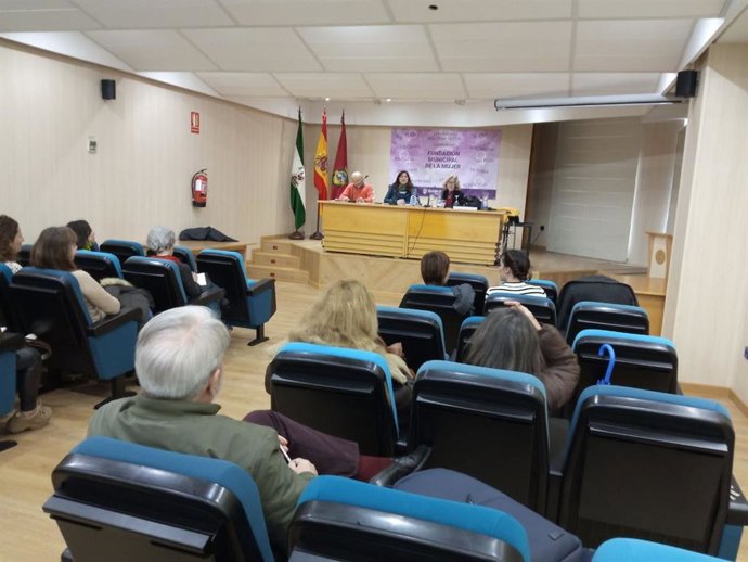 El Ayuntamiento de Cádiz activa un protocolo para la atención de las personas sin hogar durante el Carnaval