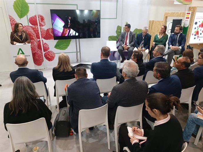 El VIII Congreso de Frutos Rojos se presenta en Berlín.