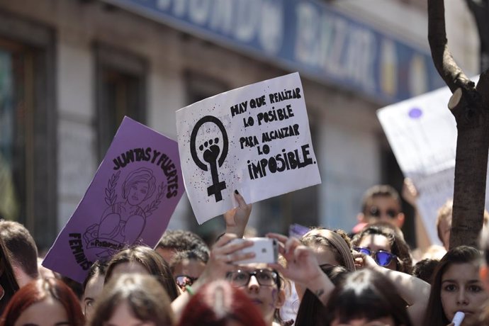 Archivo - MANIFESTACIÓN DE ESTUDIANTES CONTRA LA SENTENCIA DE LA MANADA    