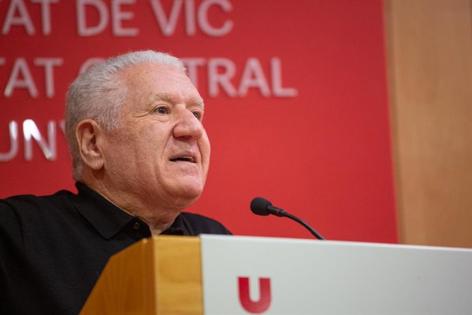 Archivo - El fundador de Bassat Ogilvy i doctor honoris causa de la UVic-UCC, Lluís Bassat