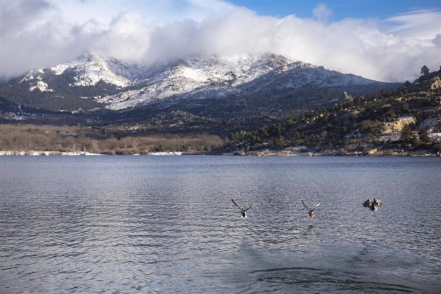 El Pico de La Maliciosa nevado, a 19 de enero de 2023, en Navacerrada, Madrid (España). La Agencia de Seguridad y Emergencias de la Comunidad de Madrid (ASEM 112) ha activado la situación 0 de la fase de alerta del Plan Especial de Protección Civil Ante I