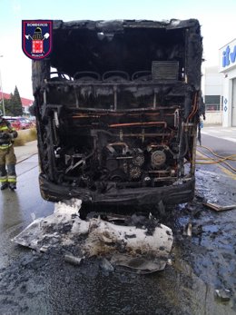 Estado en el que ha quedado la parte delantera del autobús