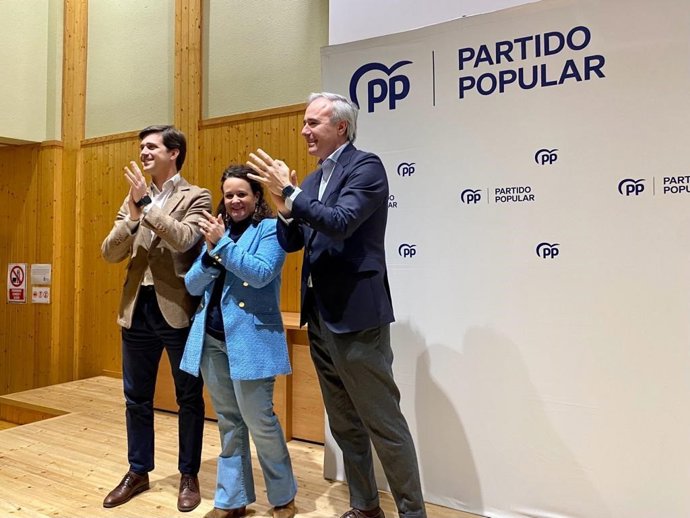 Rebeca Naudín, Jorge Azcón y Ramón Celma (PP).