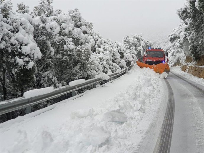 Carreteras cubiertas de nieve en la provincia de Castellón