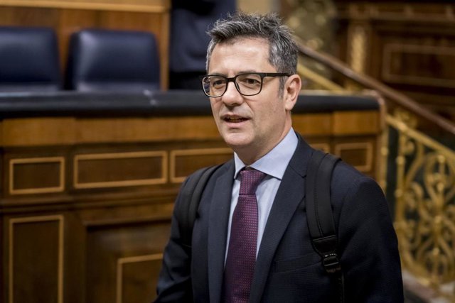 El ministro de la Presidencia, Relaciones con las Cortes y Memoria Democrática, Félix Bolaños, a su llegada a una sesión plenaria en el Congreso de los Diputados, en Madrid.