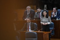 Vox pregunta cuántos inmigrantes ilegales son atendidos en la sanidad y Ayuso les acusa de tener "poco corazón"