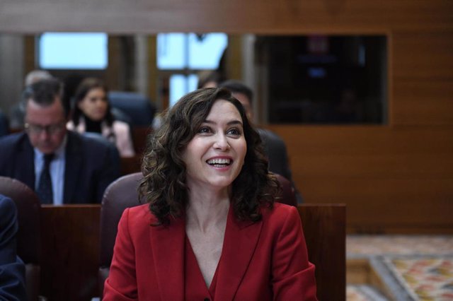 La presidenta de la Comunidad de Madrid, Isabel Díaz Ayuso, durante un pleno en la Asamblea de Madrid, a 9 de febrero de 2023