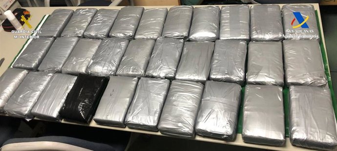 Intervenidos más de 40 kilos de cocaína oculta en un barco en el puerto de la Luz de Las Palmas