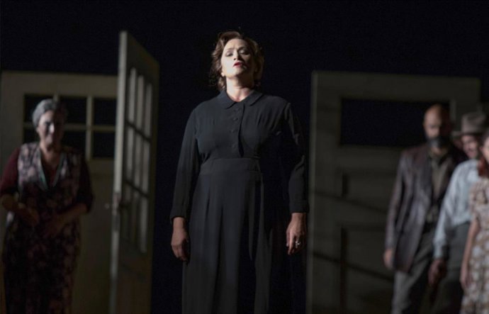 La soprano Ángeles Blancas en la opera Jenufa de Leo Janácek en el Teatro Massimo de Palermo (Italia).