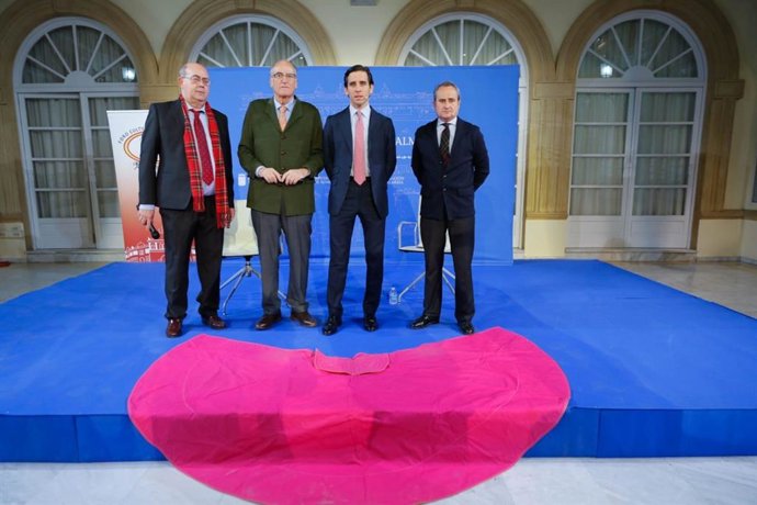 El torero Juan Ortega expone su trayectoria profesional en una charla en la Diputación