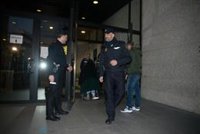 El informe médico descarta el estado catatónico del presunto asesino de Baiona que es "consciente de su entorno"