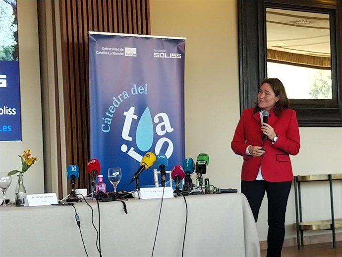 La directora de esta Cátedra del Tajo UCLM-Soliss, Beatriz Larraz, en rueda de prensa.