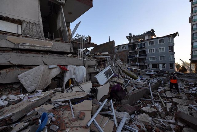 Edificios dañados en la provincia turca de Hatay tras los terremotos del lunes en el sur de Turquía, cerca de la frontera con Siria