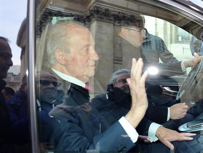 El Rey Juan Carlos a su llegada a la Academia Francesa