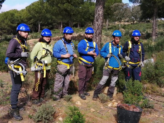 Alumnos de la escuela de piñeros.