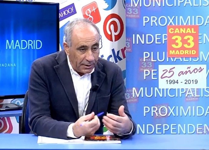 El alcalde de Torres de la Alameda, Carlos Sáez Gismeros, en una entrevista en Canal 33 TV Madrid