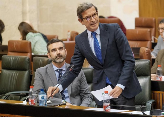 El consejero de Política Industrial y Energía, Jorge Paradela