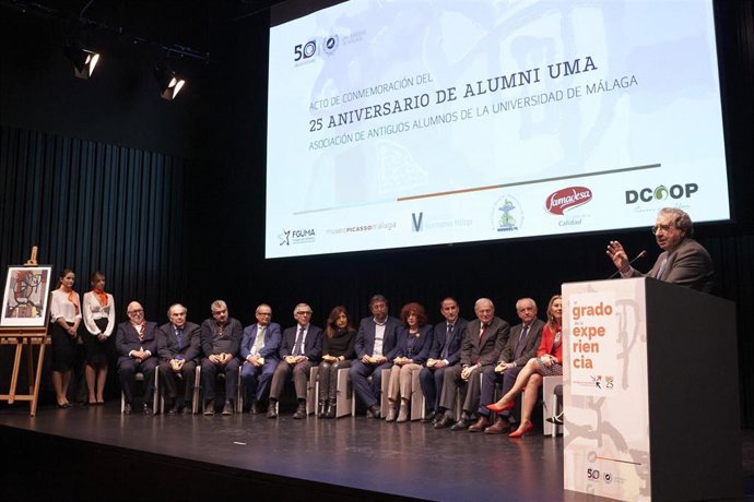 Un momento del acto institucional celebrado con motivo del 25 aniversario de Alumni UMA.